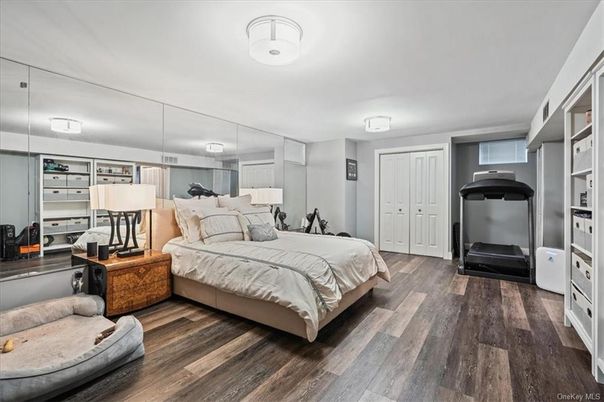Bedroom, Fitness Equipment, Interior, Wood Texture Flooring