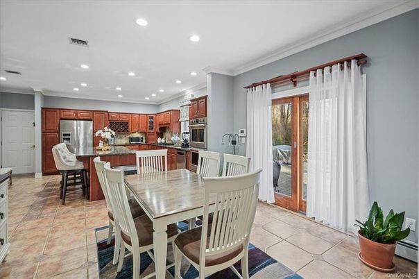 Dining room, Interior, Kitchen, Recessed Lighting, Stainless Steel Appliances