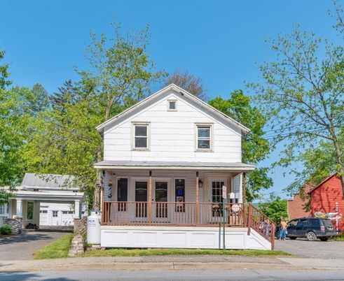 Exterior, Facade, Queen Anne Victorian
