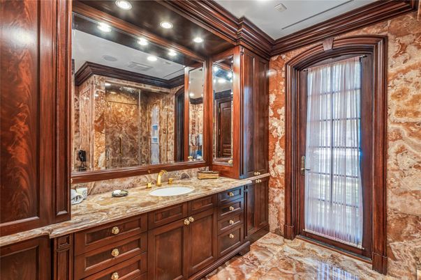Bathroom, Interior, Recessed Lighting