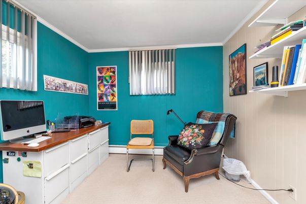 Home Office, Interior