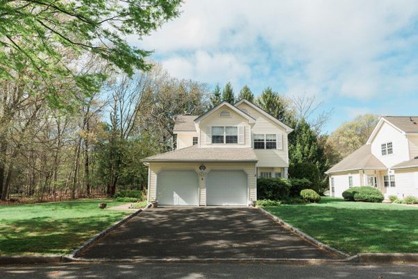 Attached, Exterior, Facade, Farmhouse