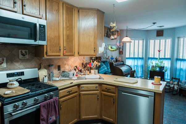 Dining room, Interior, Kitchen, Pendant Lights, Stainless Steel Appliances