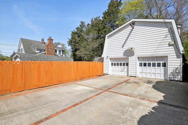 Detached Garage, Exterior