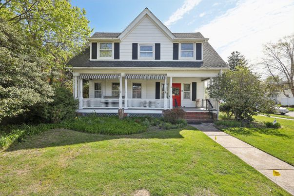 Exterior, Facade, Farmhouse