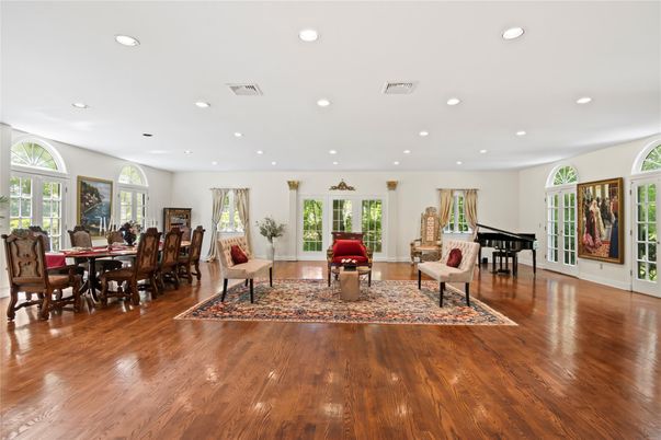 Dining room, Interior, Living room, Piano, Recessed Lighting, Wood Texture Flooring