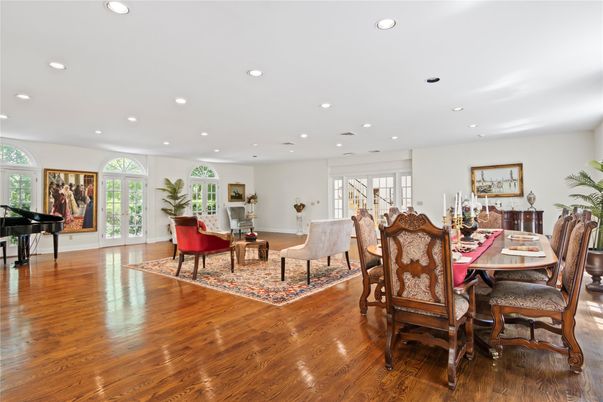 Dining room, Interior, Living room, Piano, Recessed Lighting, Wood Texture Flooring