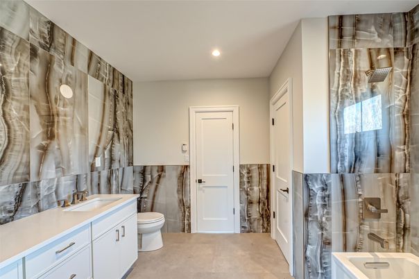 Bathroom, Interior, Recessed Lighting