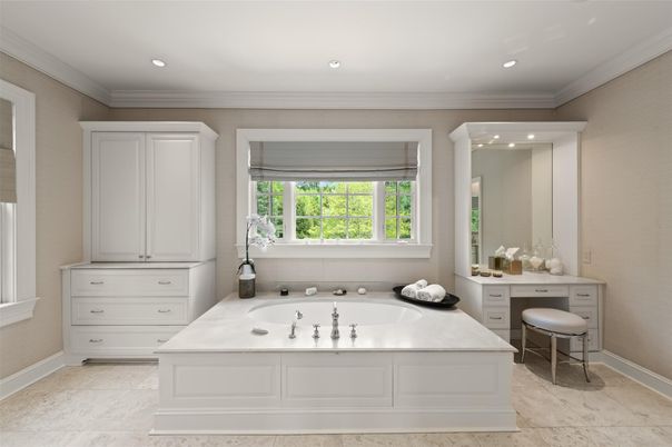 Bathroom, Interior, Recessed Lighting