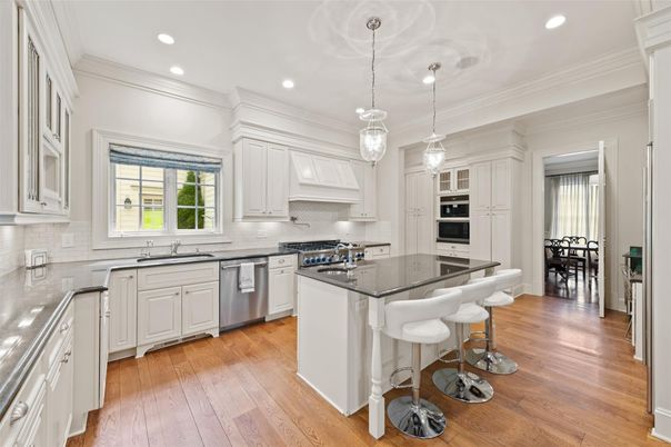 Dining room, Interior, Kitchen, Pendant Lights, Recessed Lighting, Stainless Steel Appliances, Wood Texture Flooring