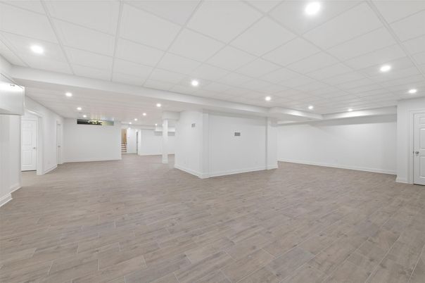 Empty room, Interior, Recessed Lighting, Wood Texture Flooring