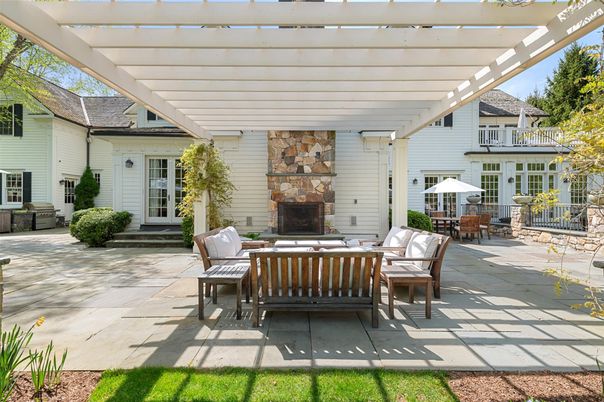 Exterior, Fireplace