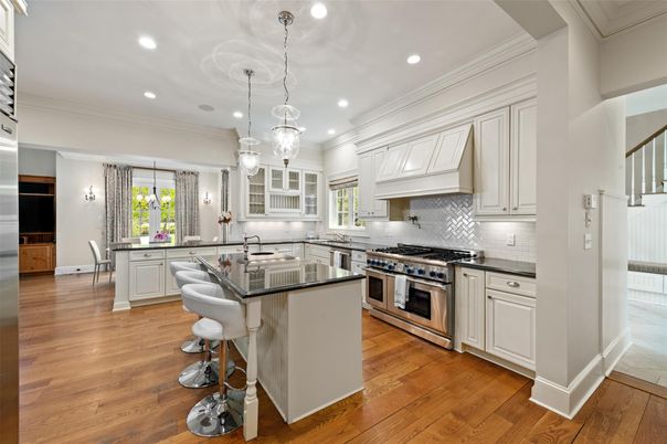 Dining room, Interior, Kitchen, Pendant Lights, Recessed Lighting, Stainless Steel Appliances, Wood Texture Flooring