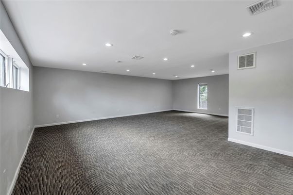 Empty room, Interior, Recessed Lighting