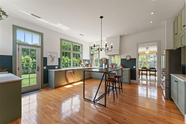 Chandelier, Dining room, Interior, Kitchen, Pendant Lights, Recessed Lighting, Wood Texture Flooring