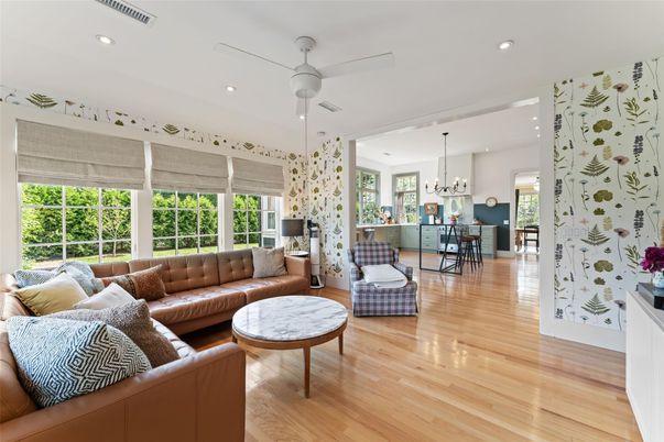 Chandelier, Dining room, Interior, Living room, Recessed Lighting, Wood Texture Flooring