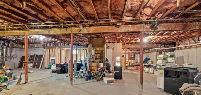 Interior, Wooden Beams