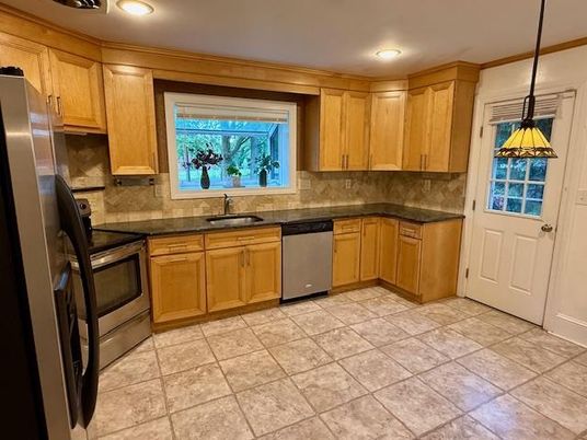 Interior, Kitchen, Pendant Lights, Recessed Lighting