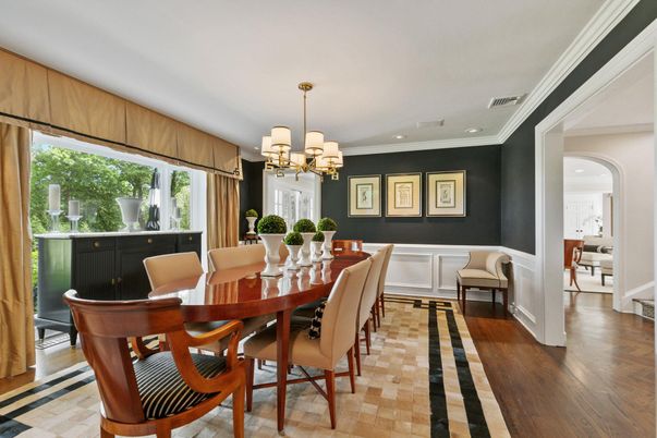 Chandelier, Dining room, Interior, Recessed Lighting, Wood Texture Flooring