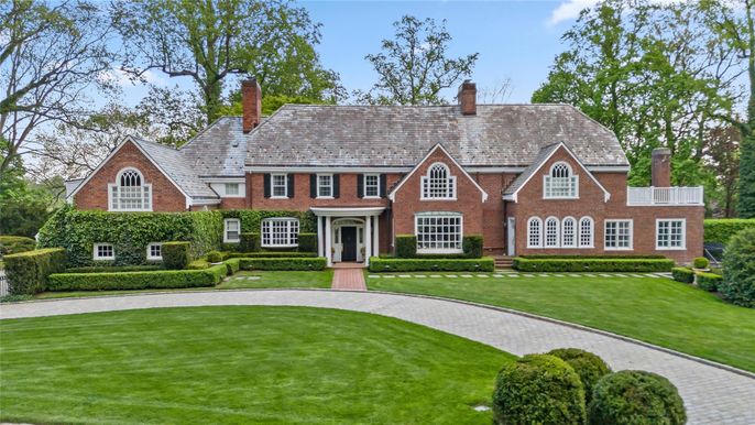 Exterior, Facade, Brick Facade, French Provincial