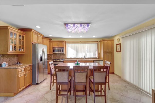 Dining room, Interior, Kitchen, Recessed Lighting, Stainless Steel Appliances