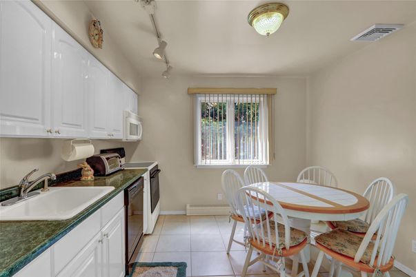 Dining room, Interior