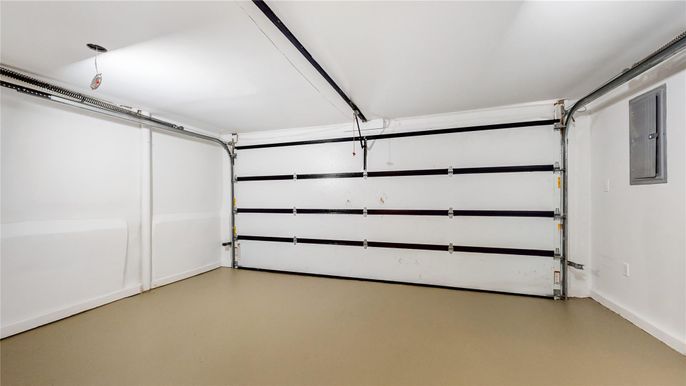 Garage, Interior