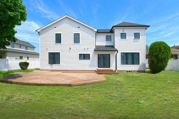 Backyard, Exterior, Facade, Farmhouse
