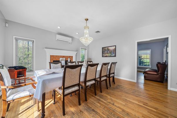 Chandelier, Dining room, Interior, Recessed Lighting, Wood Texture Flooring