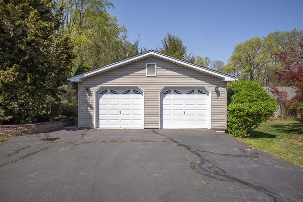 Detached Garage, Exterior