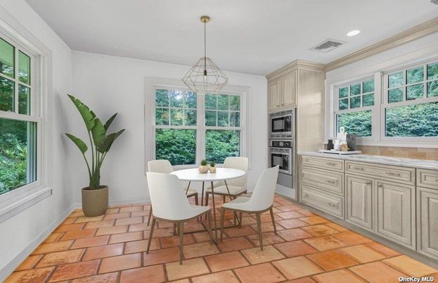Dining room, Interior, Kitchen, Pendant Lights, Recessed Lighting, Stainless Steel Appliances