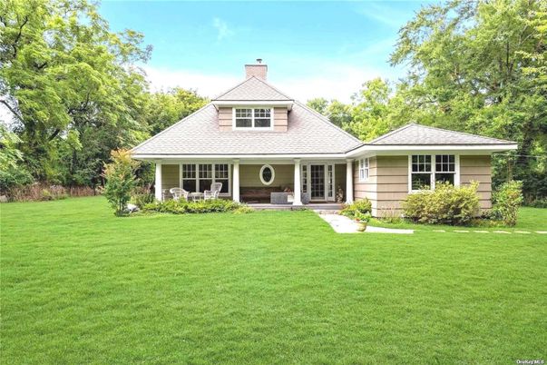 Backyard, Exterior, Facade, Ranch