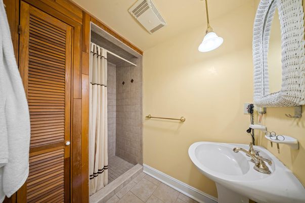 Bathroom, Interior, Pendant Lights