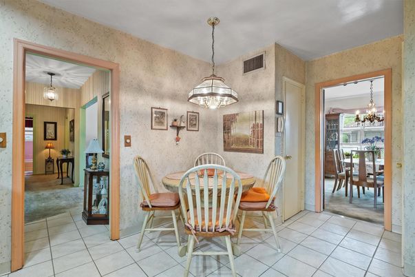 Chandelier, Dining room, Interior, Pendant Lights