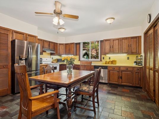 Dining room, Interior, Kitchen, Stainless Steel Appliances