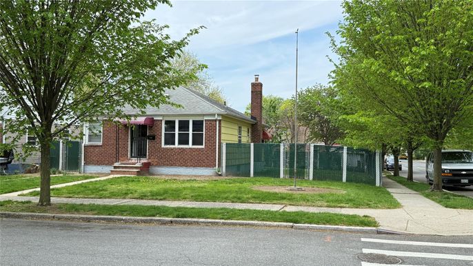 Exterior, Facade, Brick Facade, Cape Cod
