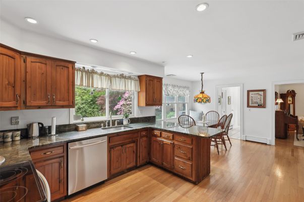 Dining room, Interior, Kitchen, Pendant Lights, Recessed Lighting, Wood Texture Flooring