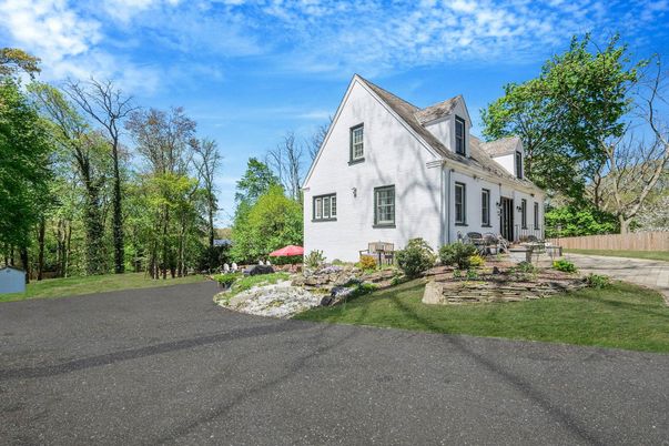 Backyard, Exterior, Facade, Farmhouse