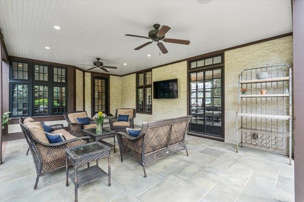 Exterior, Living room, Recessed Lighting, Stone Walls
