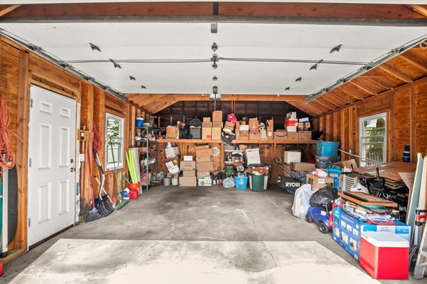 Garage, Interior, Wooden Walls