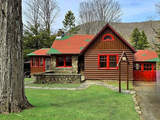 Backyard, Exterior, Facade, Log Home