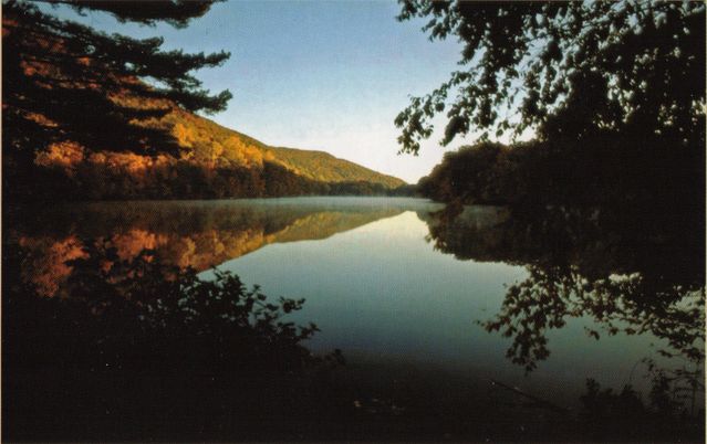 Exterior, Lake