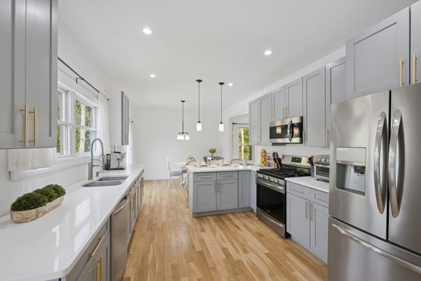 Dining room, Interior, Kitchen, Pendant Lights, Recessed Lighting, Stainless Steel Appliances, Wood Texture Flooring