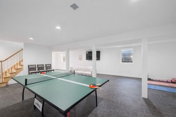 Game Room, Interior, Recessed Lighting