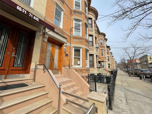 Exterior, Facade, Brick Facade, Rowhouse