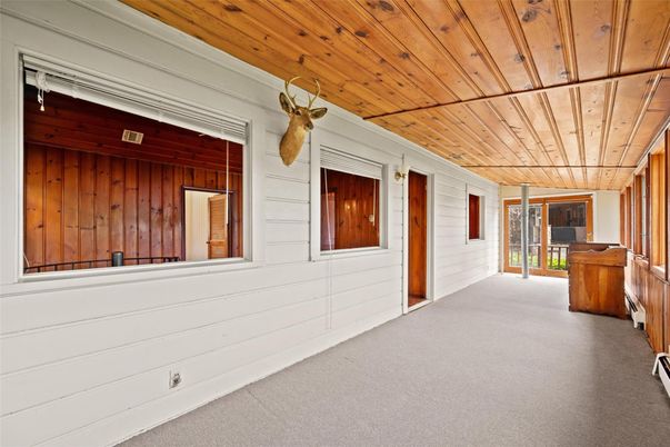 Empty room, Interior, Wooden Ceilings, Wooden Walls