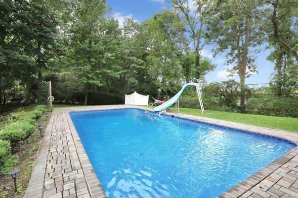 Exterior, Playground, Pool