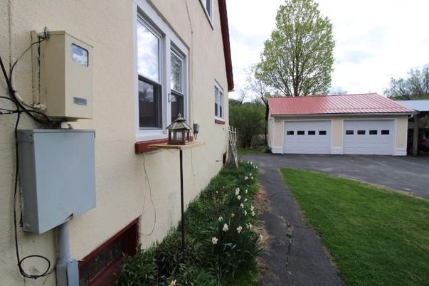Detached Garage, Exterior