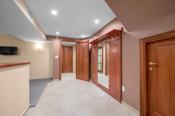 Interior, Recessed Lighting
