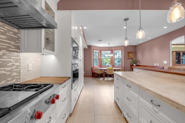 Dining room, Interior, Kitchen, Pendant Lights, Recessed Lighting, Stainless Steel Appliances